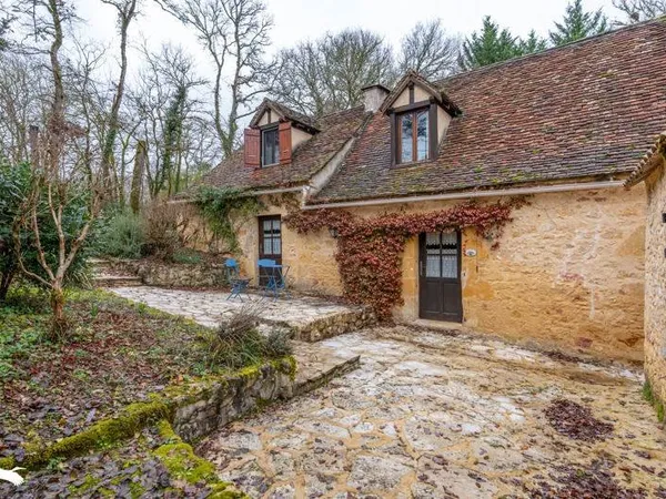 Maison en pierre de 3 pièces principales