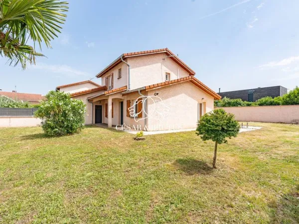 PUSIGNAN : maison F5 (115 m²)