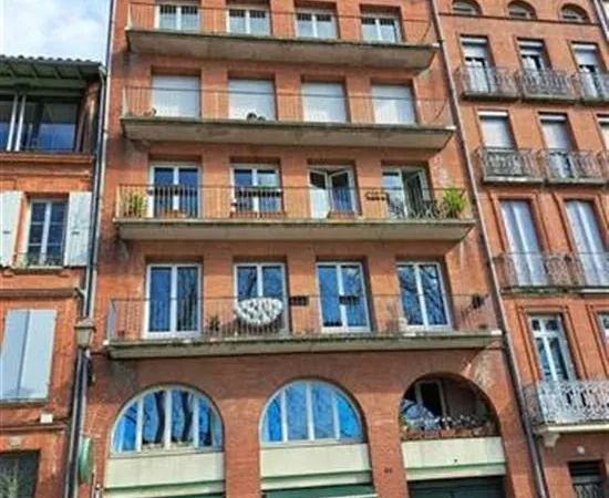Toulouse DALBADE , Bel emplacement pour ce T5 traversant der