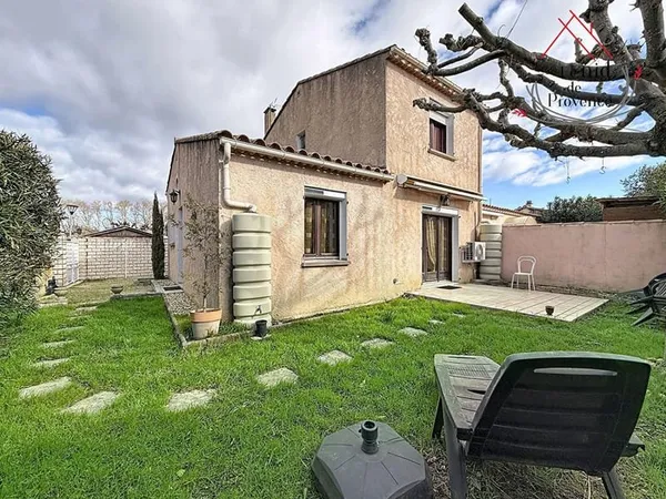 Charmante Maison à Vendre à Orange - 3 Chambres et Cuisine Équipée !