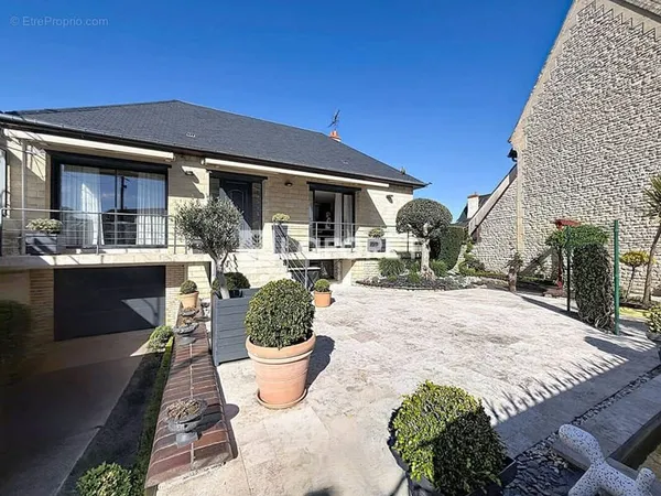 Maison Ouistreham 7 pièce(s) 185.24 m2
