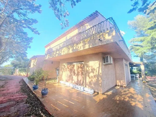 Maison À Vendre Le Brusc Quartier résidentiel