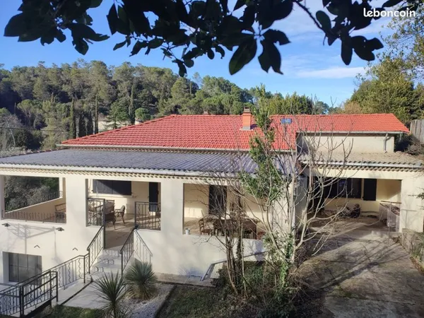 Villa entièrement rénovée 160 m² - Atelier 110 m² - Terrain 3000 m²