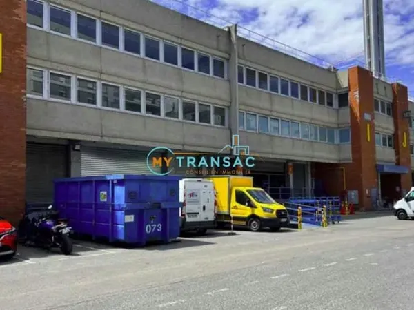 A louer à SAINT OUEN, bureaux de 842m² divisible à partir de 421m²