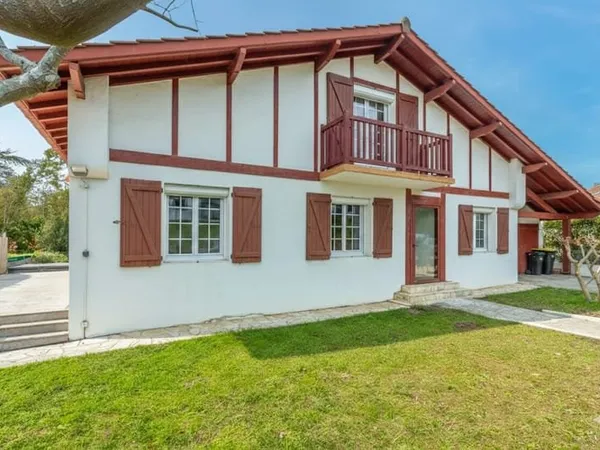 Maison Saint Jean de luz au calme.