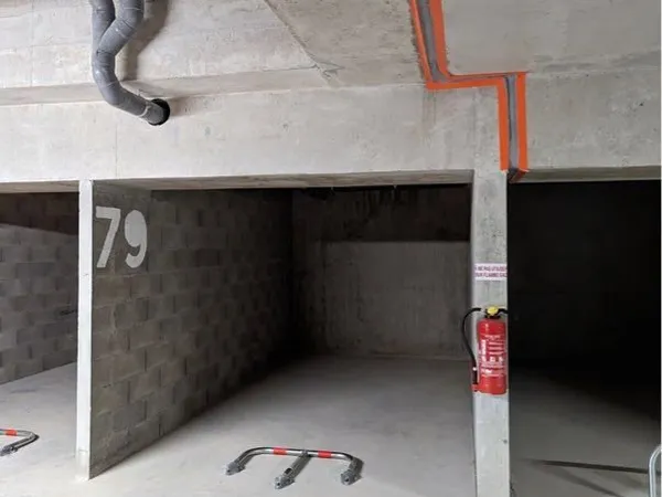 Location garage bron