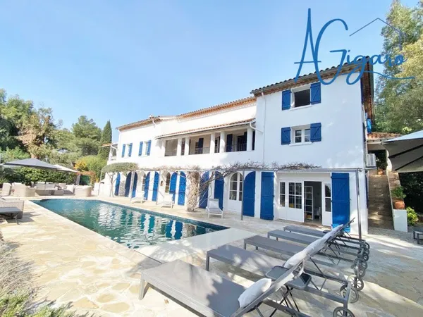 Maison 20 pièces 360 m²