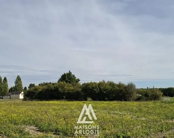 Terrain 571 m² Saint Cyr En Bourg