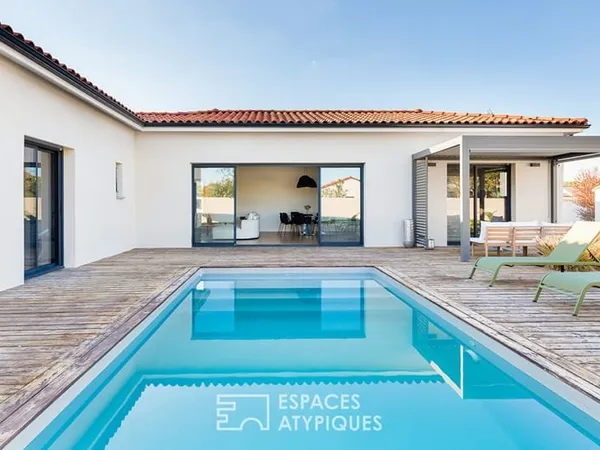 Maison contemporaine de plain-pied avec piscine à Buzet-sur-Tarn