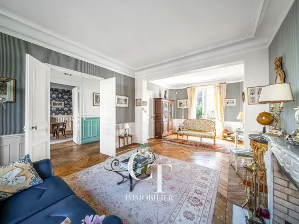 Versailles Montreuil - Maison familiale au coeur d'une adresse confidentielle