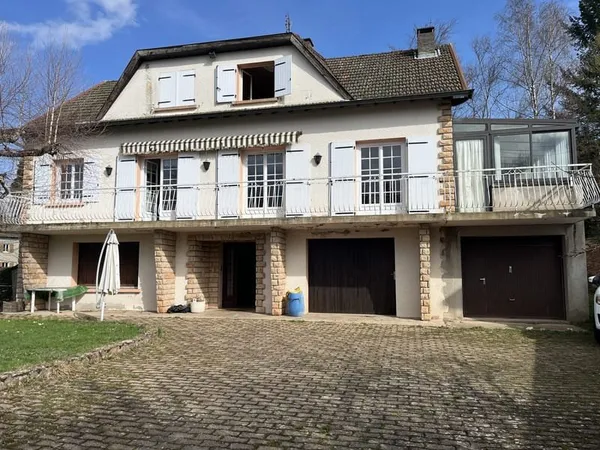 Maison 10 pièces 200 m²