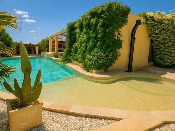 COUP DE C?UR Villa T5 plain-pied avec piscine ? 45 m² séjour ? clim ? aucun travaux ? rare