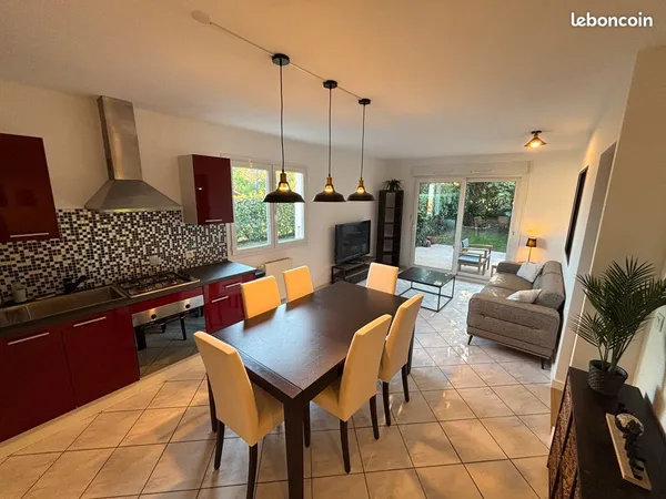 T2 43m2 meublé en rez-de-jardin, avec 2 places de parking et cave