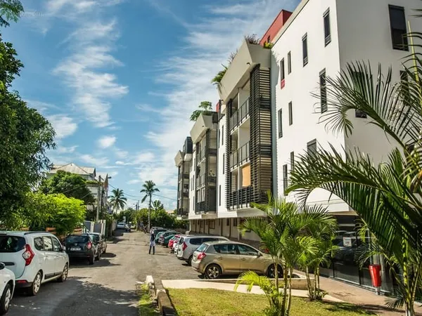 A vendre / Bureaux neufs Centre-ville St Pierre