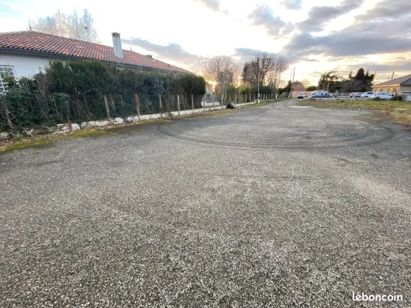 Terrain 1367 m² Momères