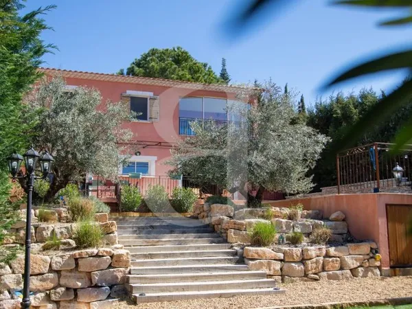 Villa avec piscine à L'ISLE SUR LA SORGUE