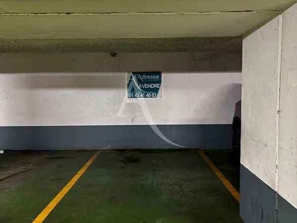 Parking/box PARIS