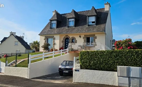 Maison familiale 106,82 m² - 4 chambres - Sous-sol complet - Terrain 705 m² - Pabu (quartier du Ruca