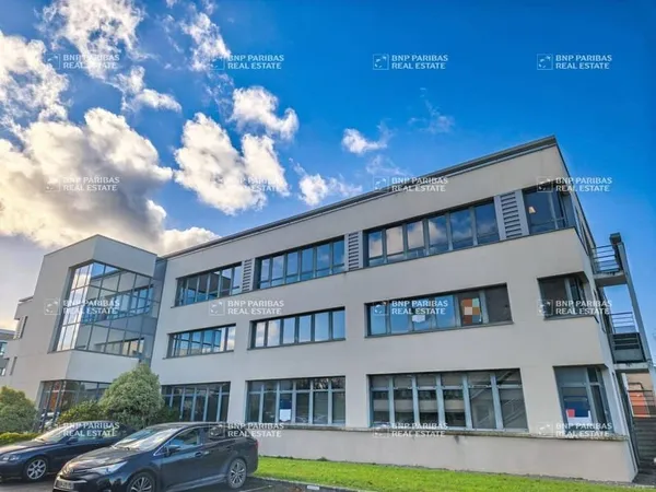 Bureaux 273 m²