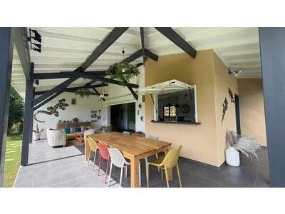 VILLA COUP DE COEUR, AVEC PISCINE, ENVIRONNEMENT CALME ET