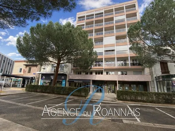 Studio avec Balcon et stationnement privatif à vendre en ple