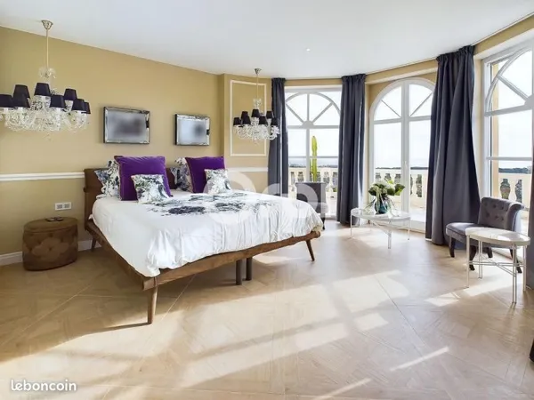 Maison 5 pièces 299 m²