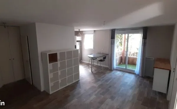 Location appartement T3 50m2 garage piscine