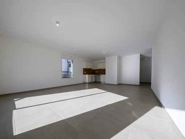 3 pièces au 1er étage avec extérieur