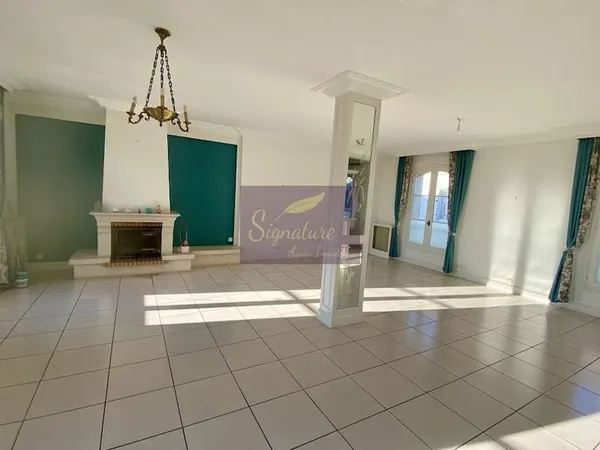 Maison 11 pièces 250 m²