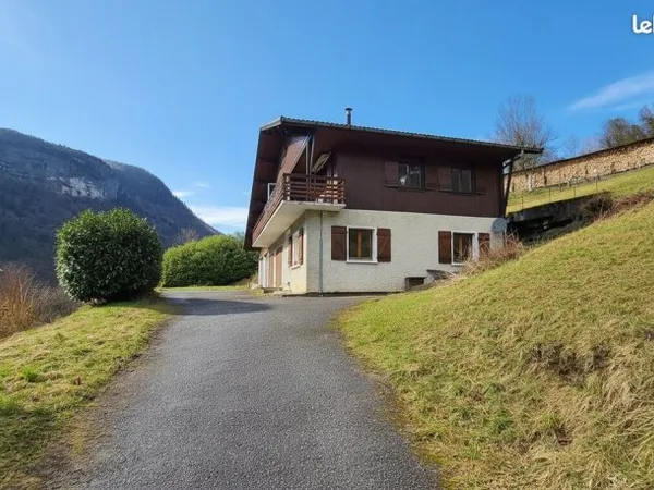 Maison 7 pièces 267 m²