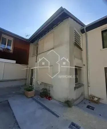 Immeuble 14 pièces 450 m²