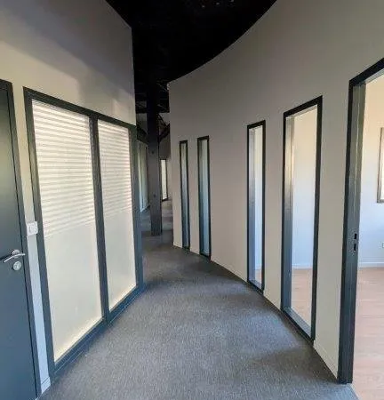 Immeuble commercial 304 m²