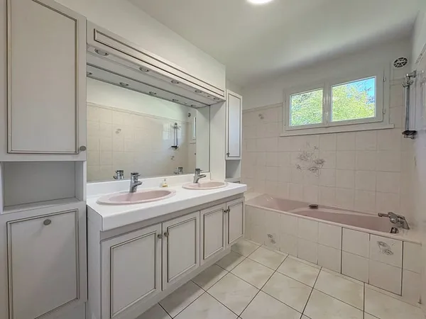 Maison Plaisir 5 pièce(s) 91 m2 -