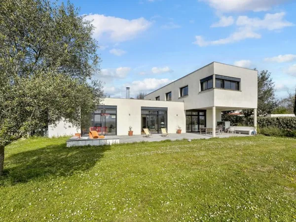 Contemporaine Côte Pavée