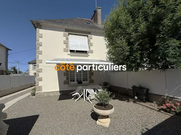 Maison Cancale 4 pièces. Garage et dépendance. Jardin