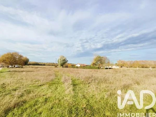 Terrain 7590 m²