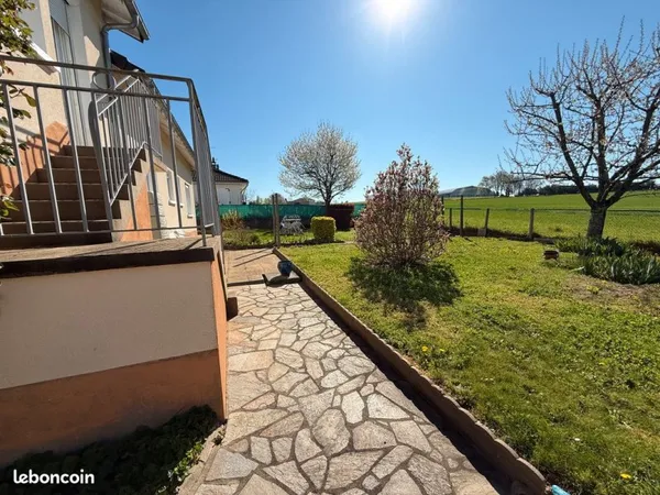 Maison 160 m² / 3 chambres / + de 70 000 de travaux récents - divisible 2 logements - Entre particul