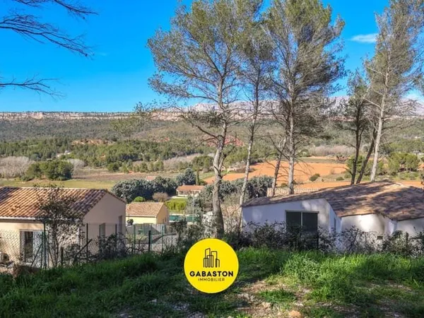Terrain constructible 572 m²