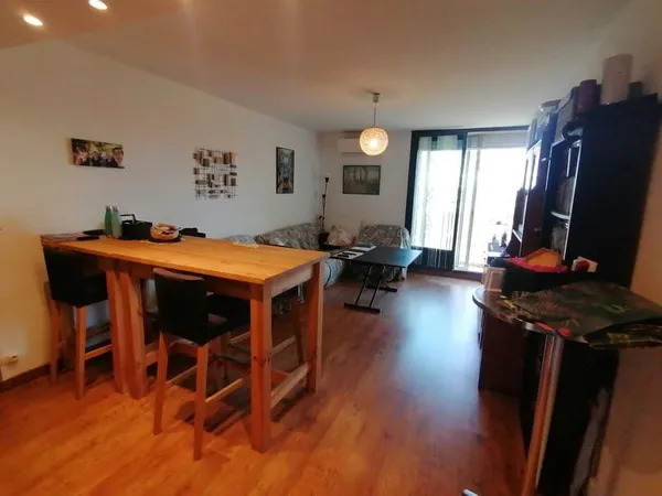 JOLIMONT. Appartement T5 de 95m2 hab. avec balcon - garage -