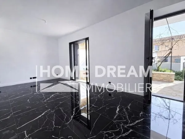 T4 - RDJ avec Garage + Annexes - Valbourdin