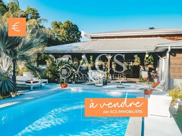 Maison F7 avec piscine - LE LAMENTIN