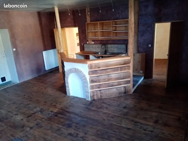 Location appartement 60m2 dans maison de village