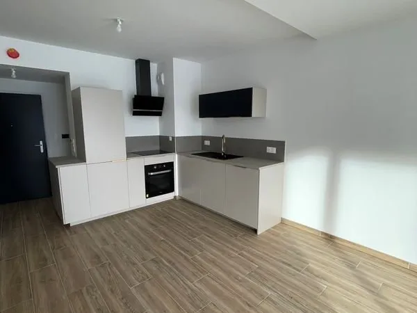 Appartement à louer avec garage à Doubs, immeuble neuf