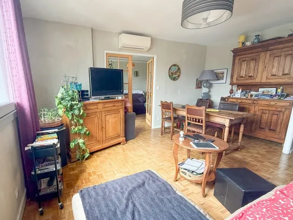 A VENDRE T3 + GARAGE A VILLEURBANNE