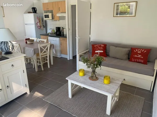 Maison dans parc arboré, à 2km des plages, piscines