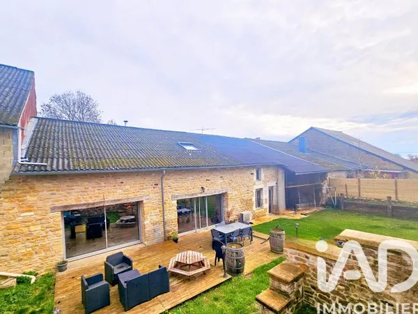 Maison 7 pièces 243 m²