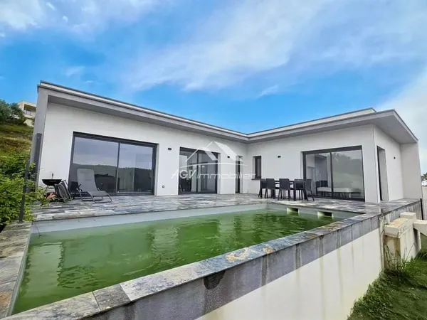 Maison plain-pied, 3 chambres, piscine et garage