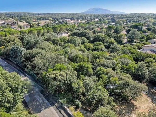Terrain constructible 1262 m²