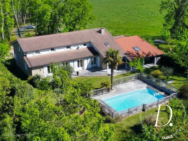 Maison d'architecte 274 m² 5,3 hectares Environne