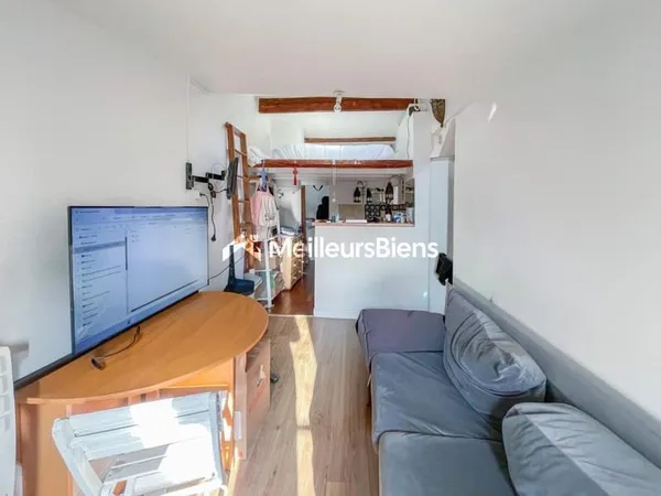 Paris 9ème - À VENDRE - Beau studio meublé en mezzanine de 26,28 m²